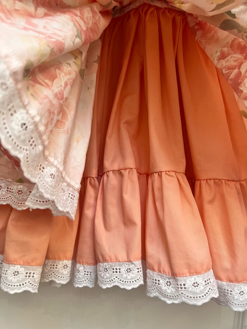 Monika Studio Girls Floral Ruffle Pinafore Dress - Peach/Coral  Floral Size 4 T - Picture 9 of 13